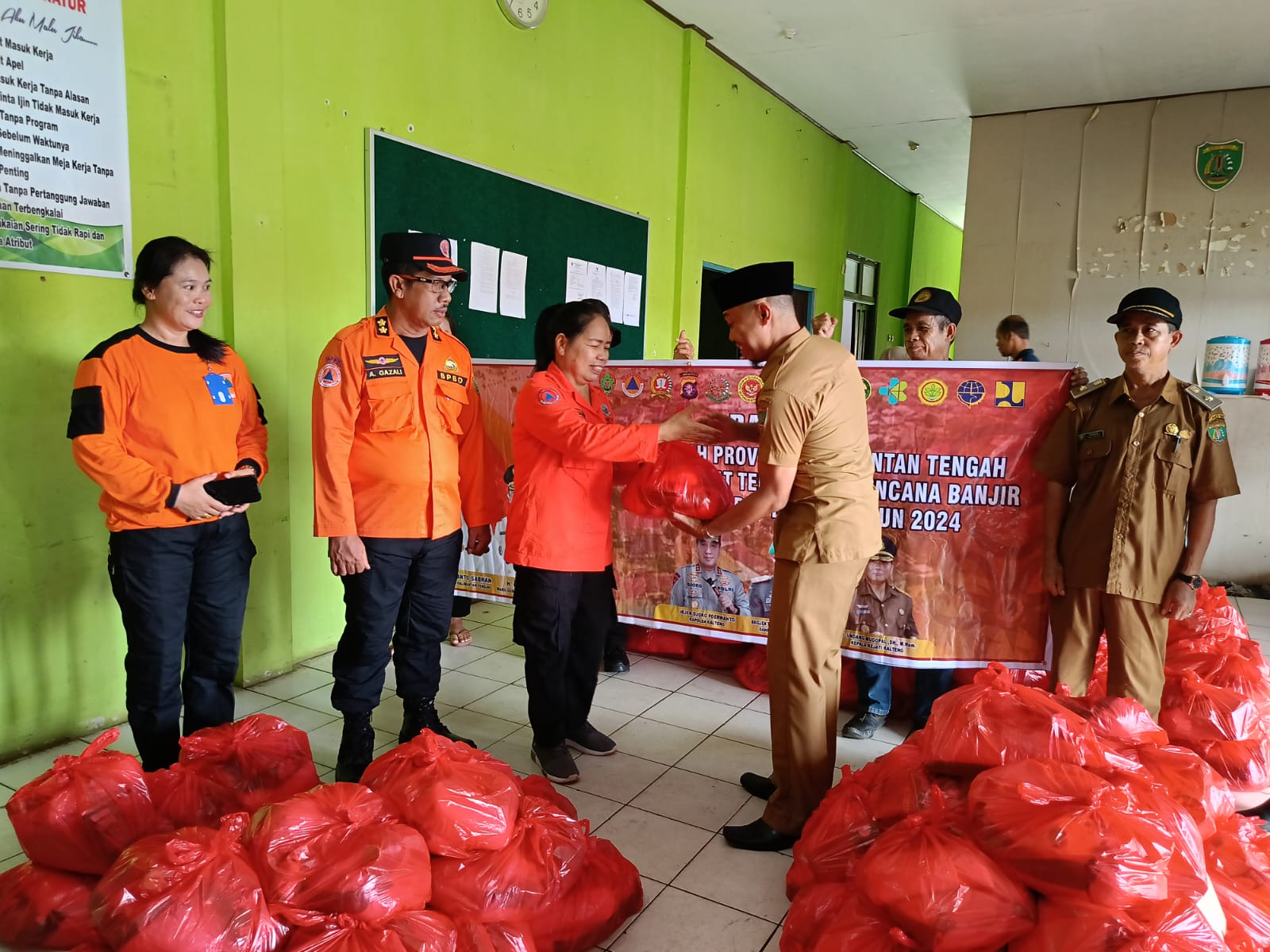 3 474 Paket Bantuan Di Serahkan Pemprov Kalteng Untuk Warga Terdampak