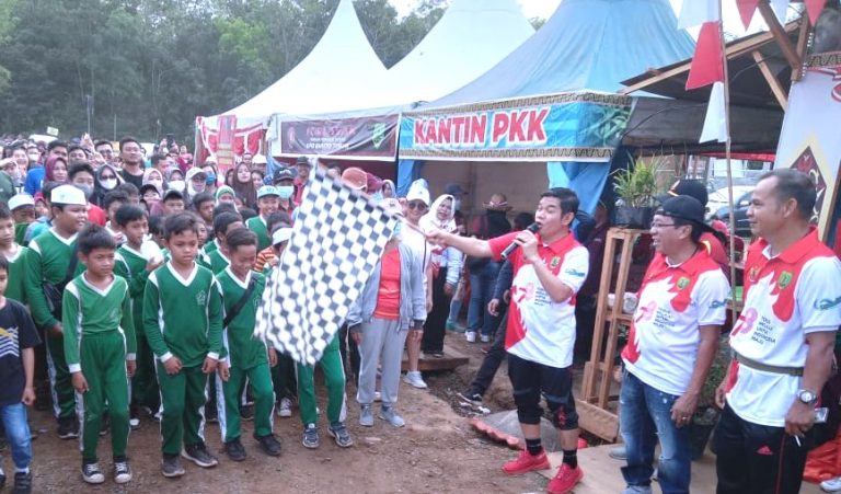 bupati lepas jalan santai